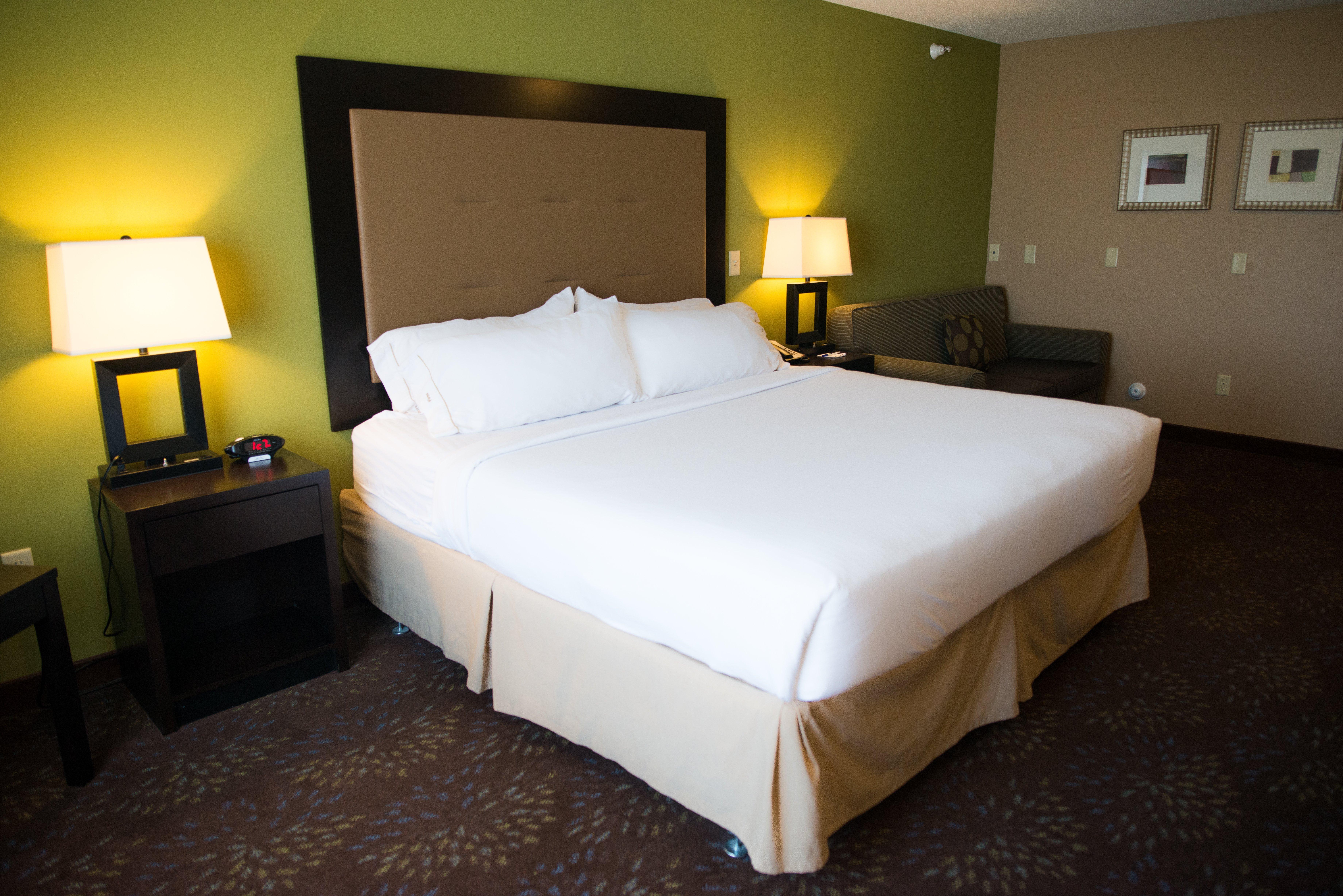 Holiday Inn Express & Suites Northwood By Ihg Silver Lake Extérieur photo