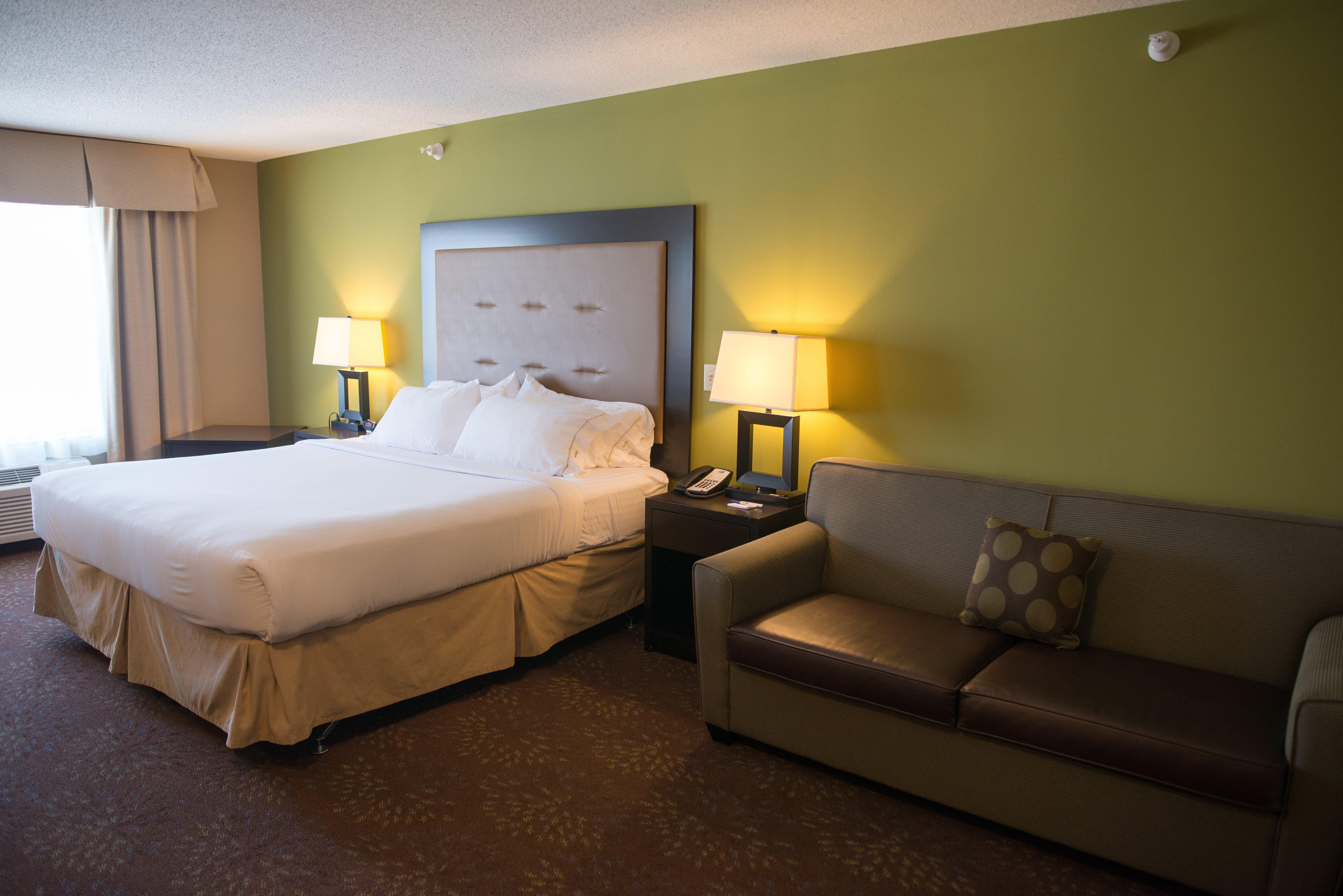 Holiday Inn Express & Suites Northwood By Ihg Silver Lake Extérieur photo