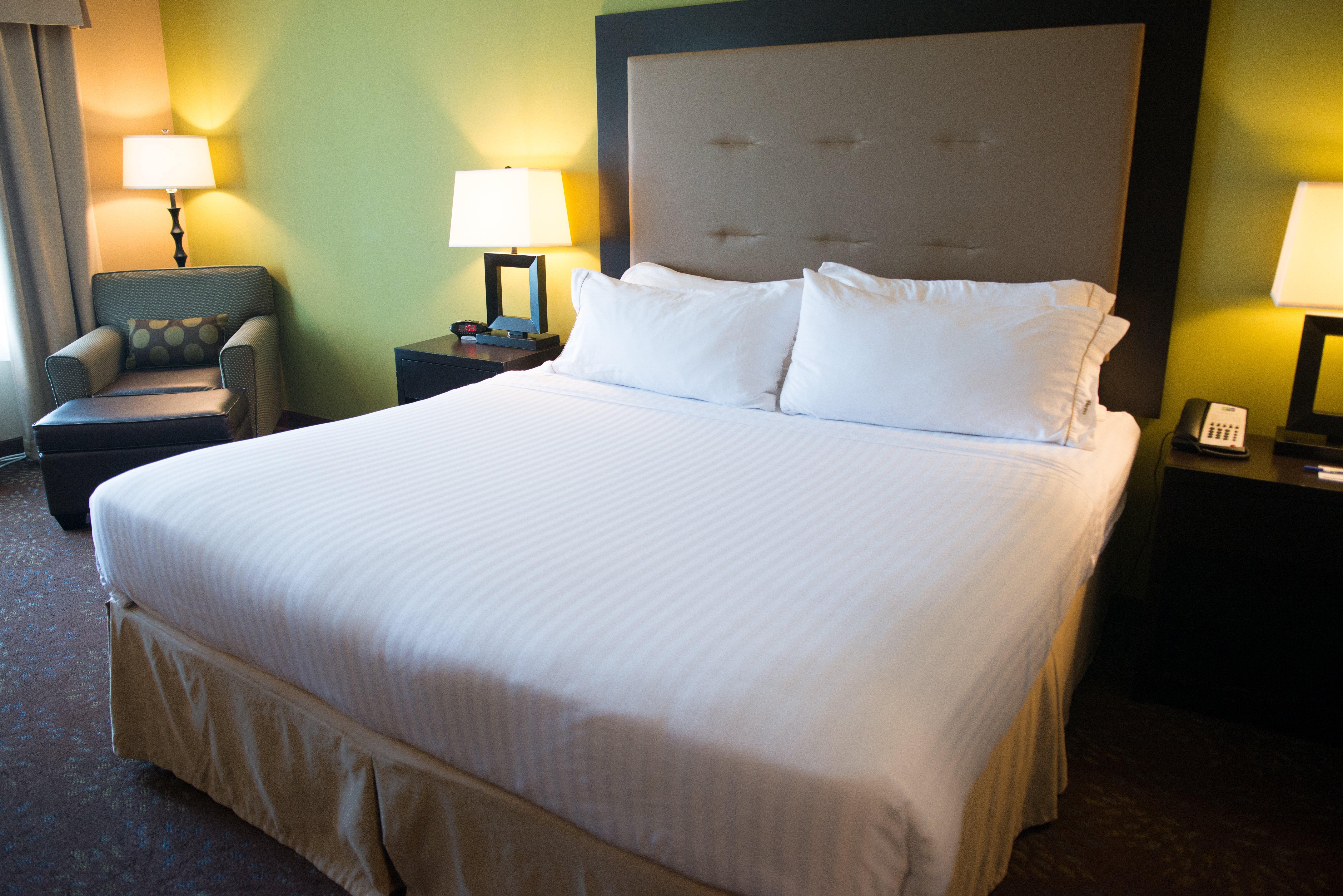 Holiday Inn Express & Suites Northwood By Ihg Silver Lake Extérieur photo