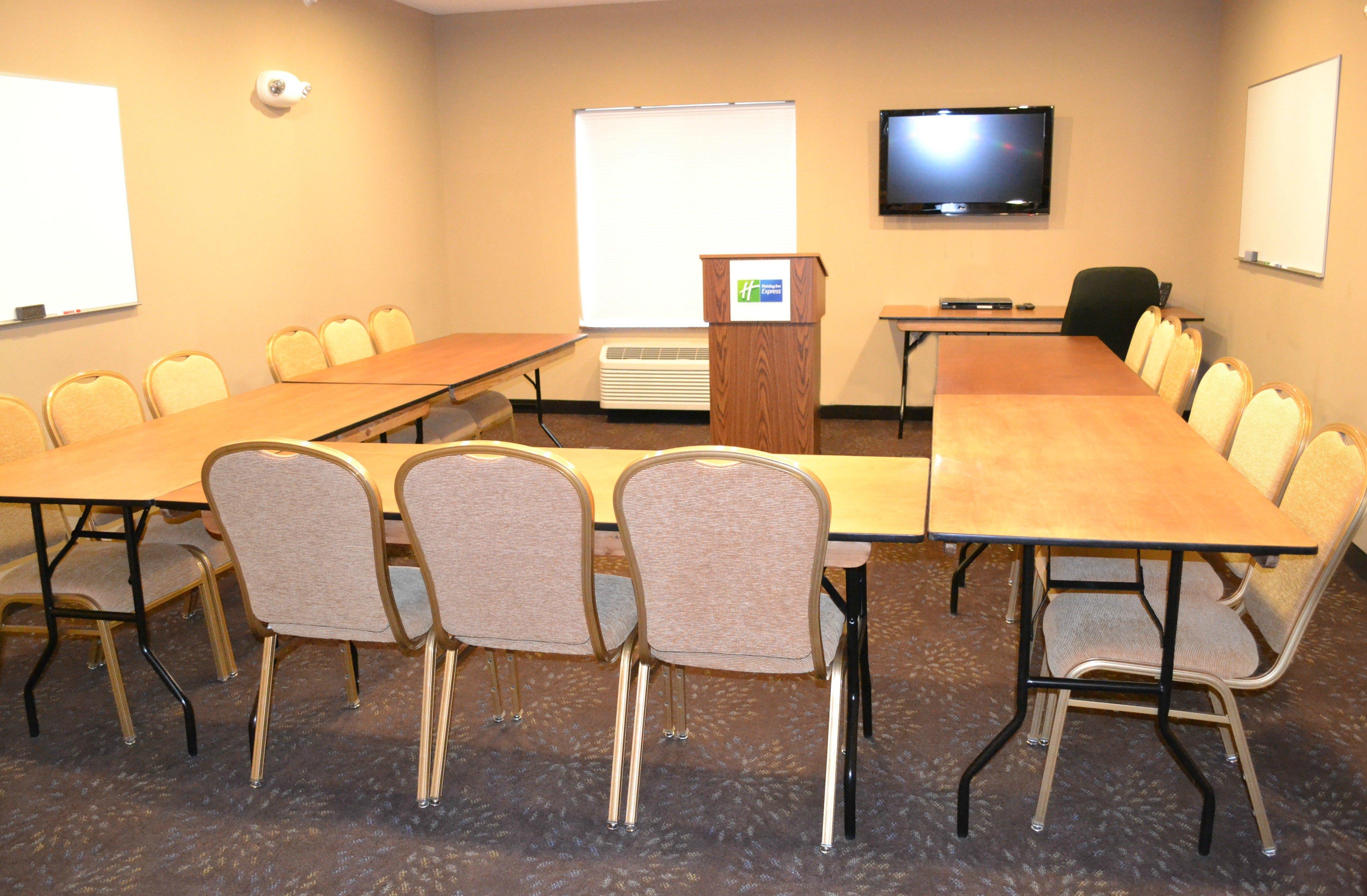 Holiday Inn Express & Suites Northwood By Ihg Silver Lake Extérieur photo