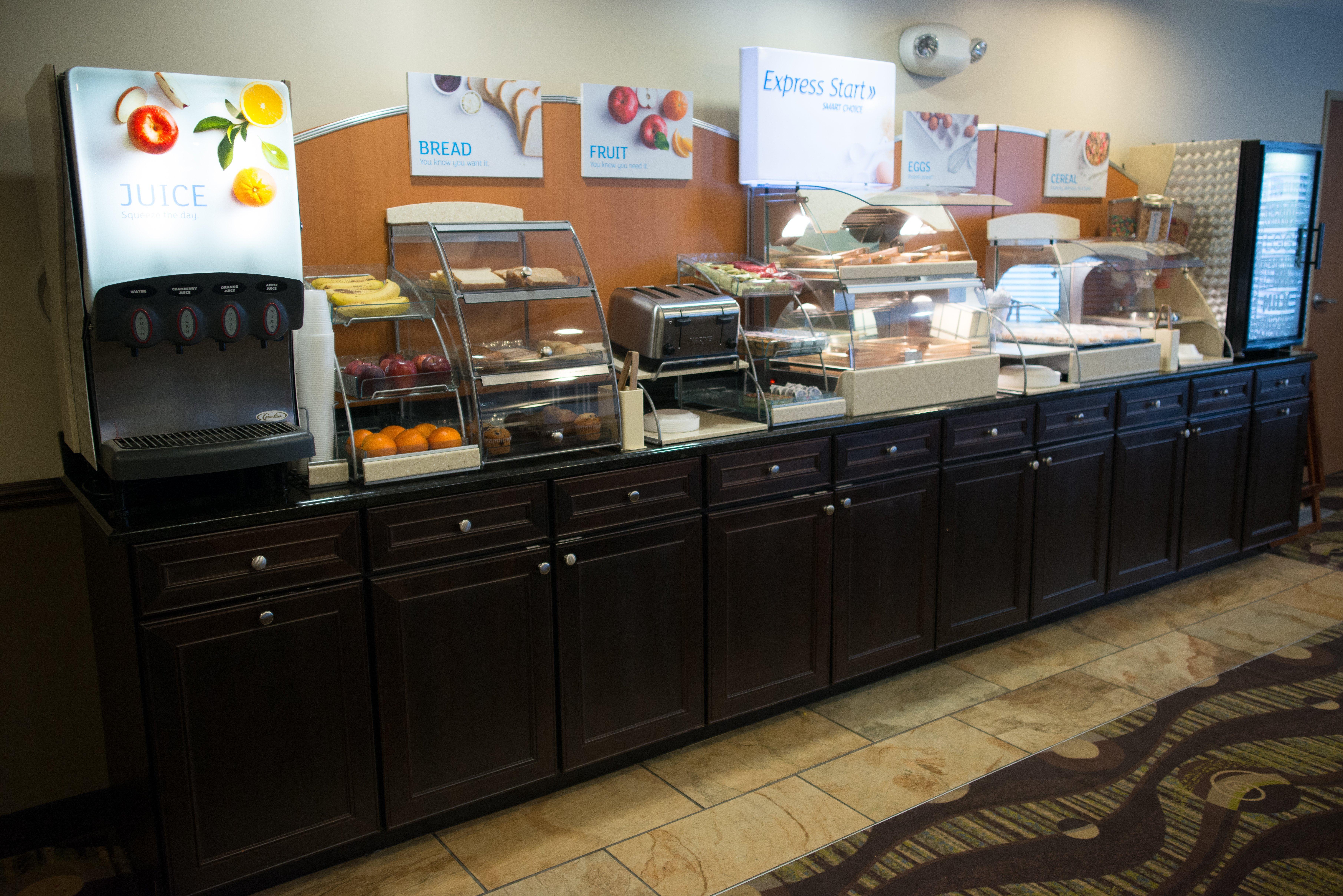 Holiday Inn Express & Suites Northwood By Ihg Silver Lake Extérieur photo