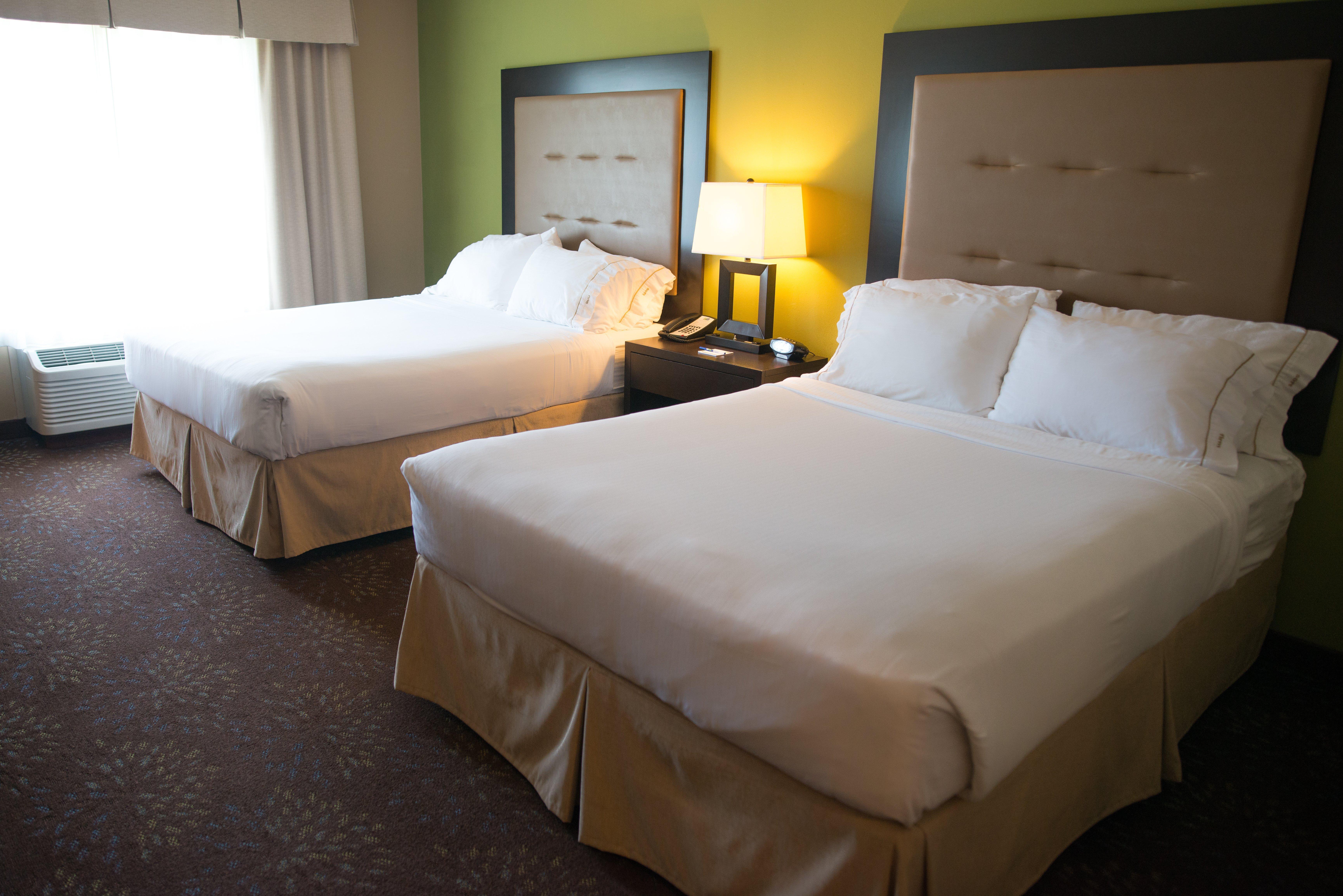 Holiday Inn Express & Suites Northwood By Ihg Silver Lake Extérieur photo