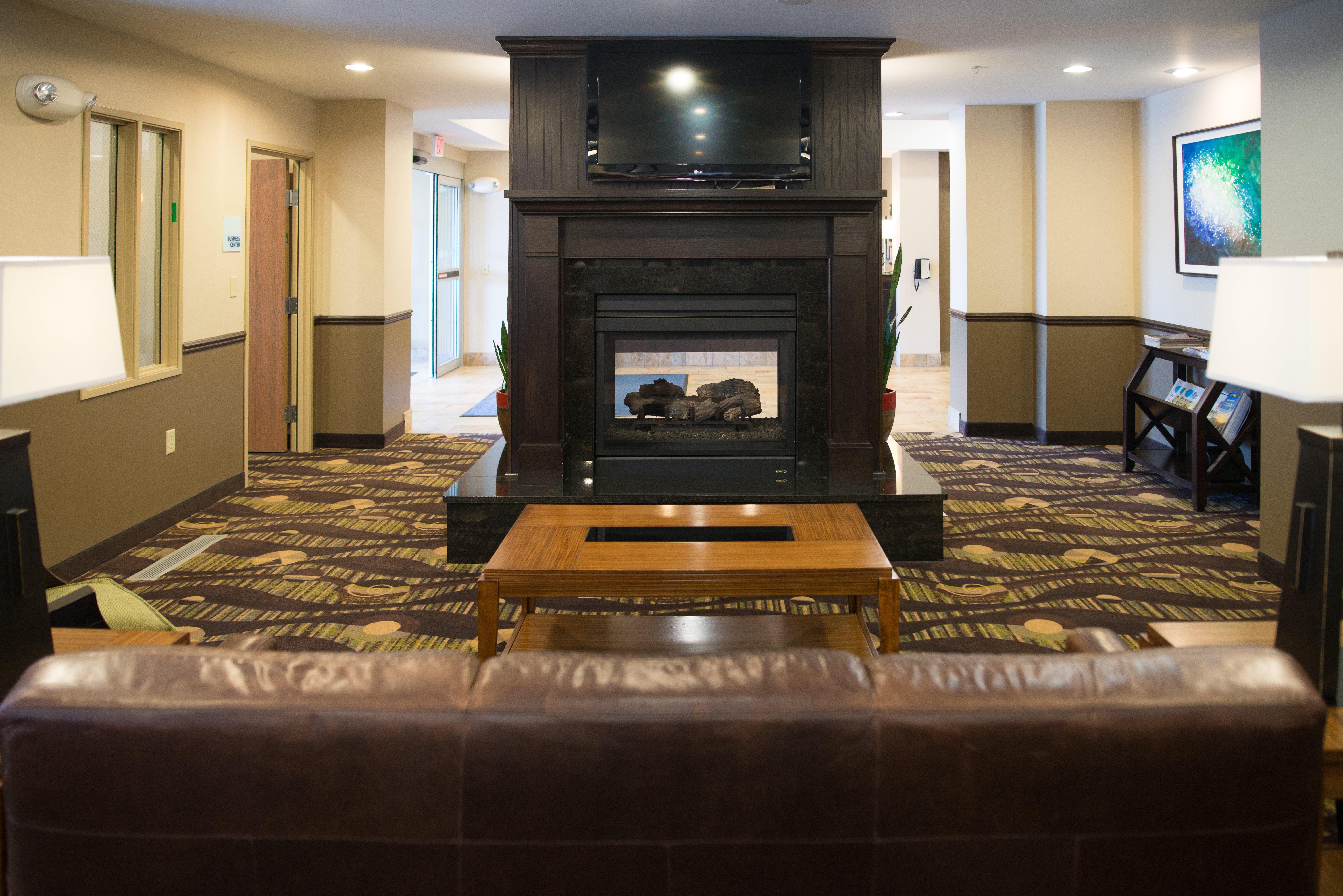 Holiday Inn Express & Suites Northwood By Ihg Silver Lake Extérieur photo