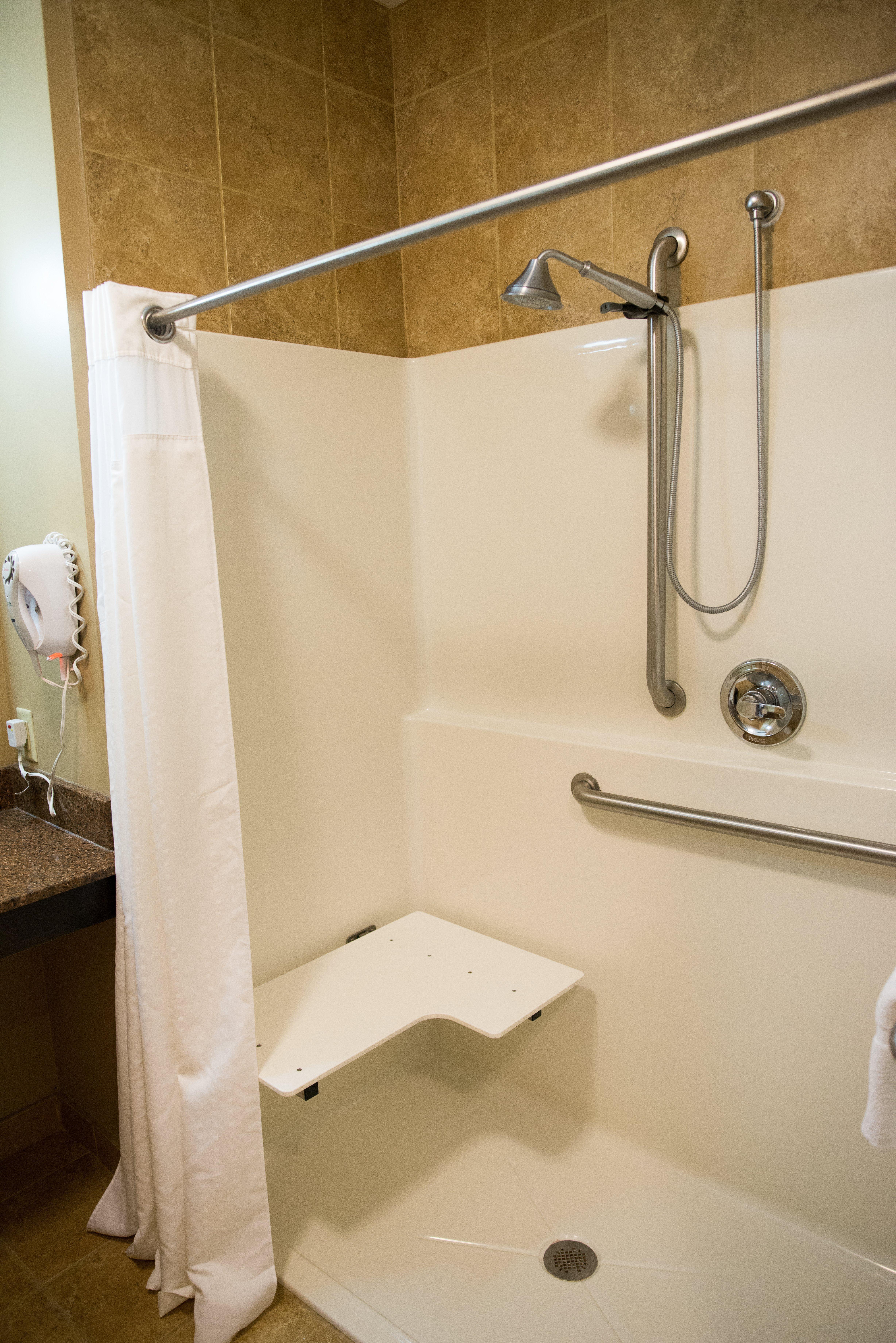Holiday Inn Express & Suites Northwood By Ihg Silver Lake Extérieur photo
