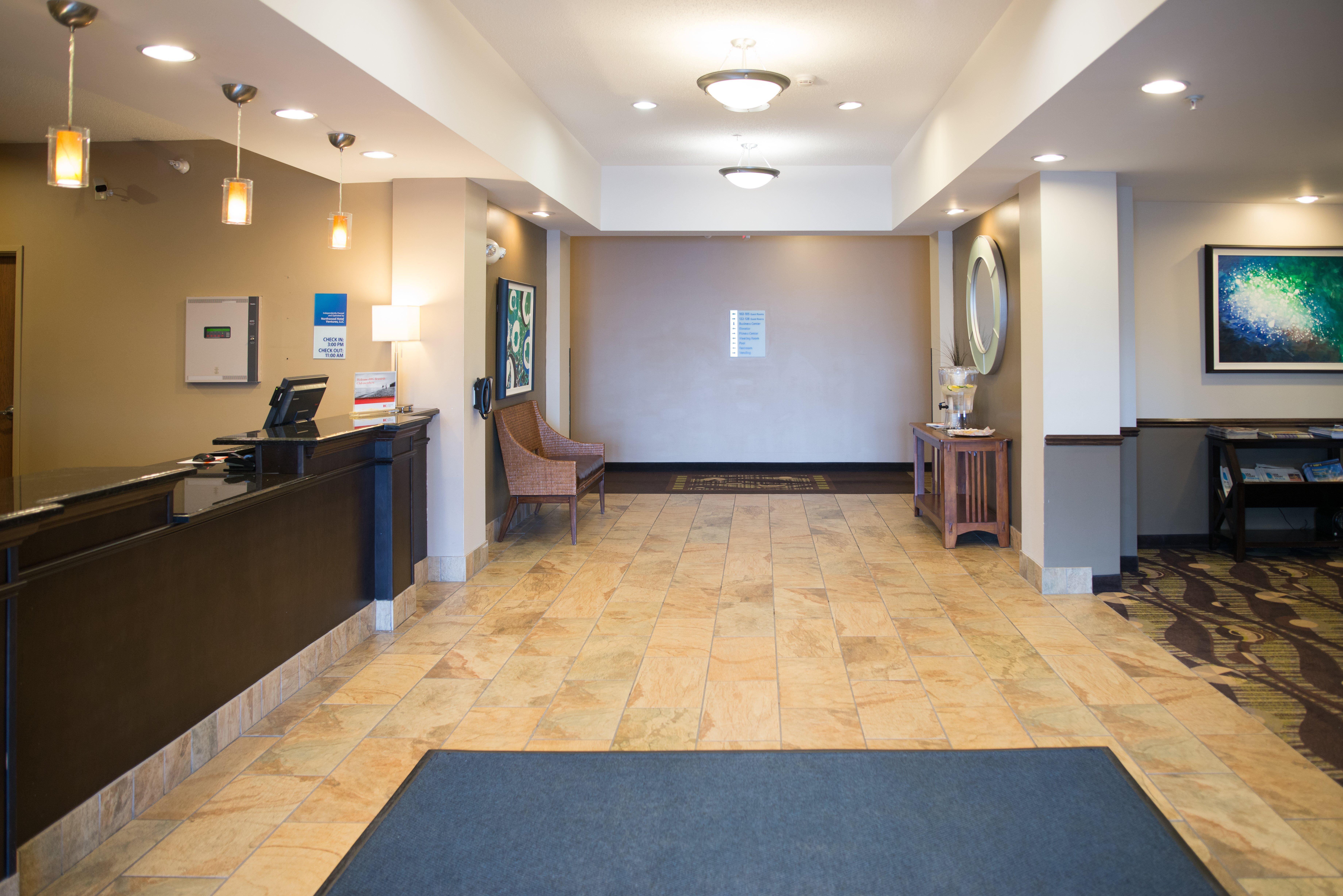 Holiday Inn Express & Suites Northwood By Ihg Silver Lake Extérieur photo
