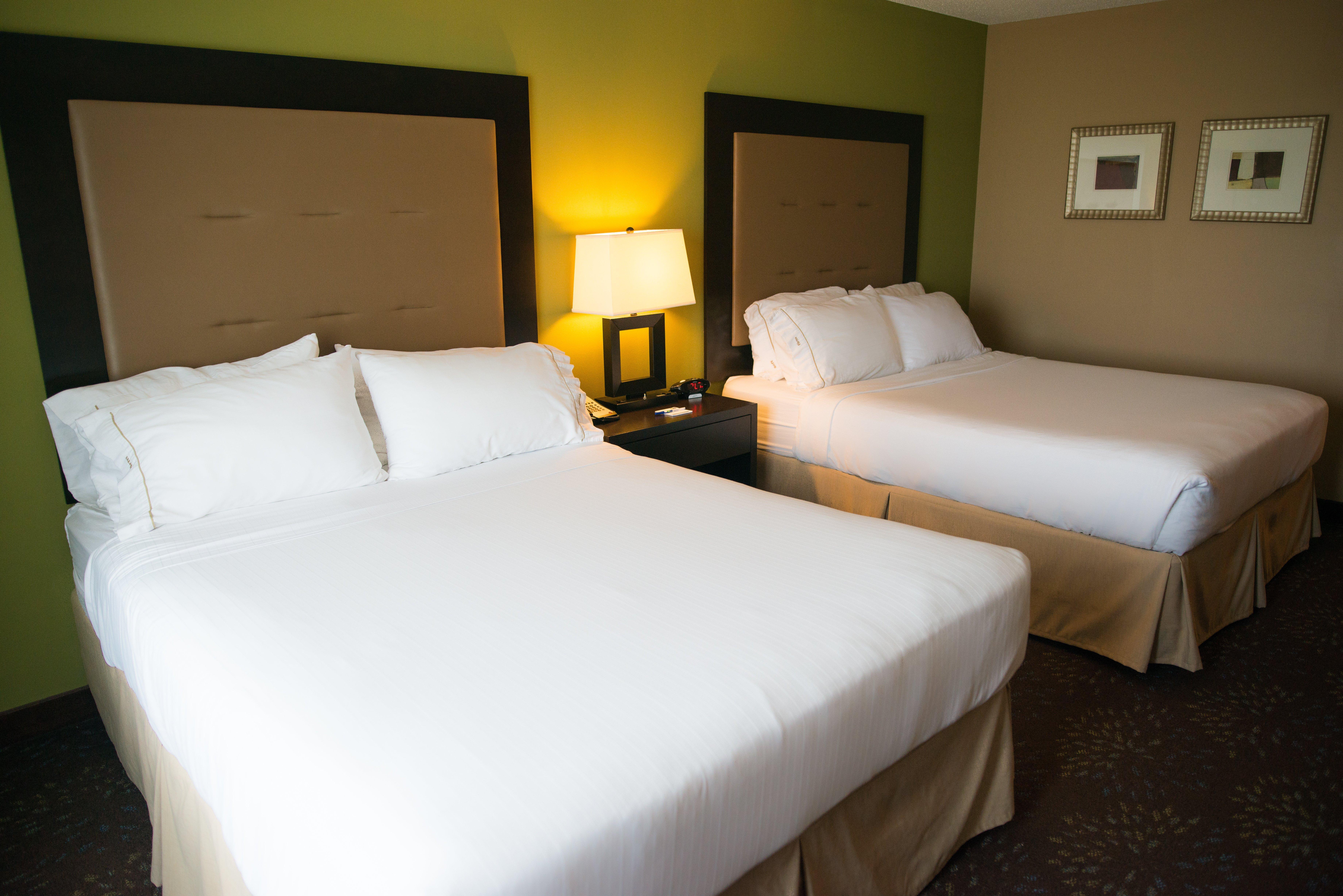 Holiday Inn Express & Suites Northwood By Ihg Silver Lake Extérieur photo