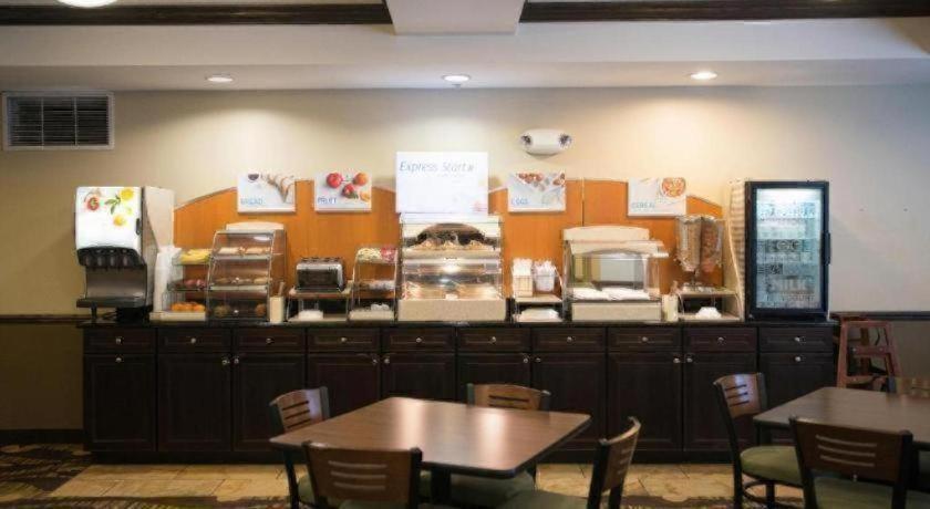 Holiday Inn Express & Suites Northwood By Ihg Silver Lake Extérieur photo