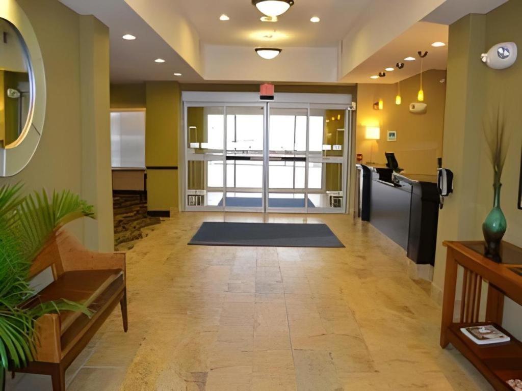 Holiday Inn Express & Suites Northwood By Ihg Silver Lake Extérieur photo