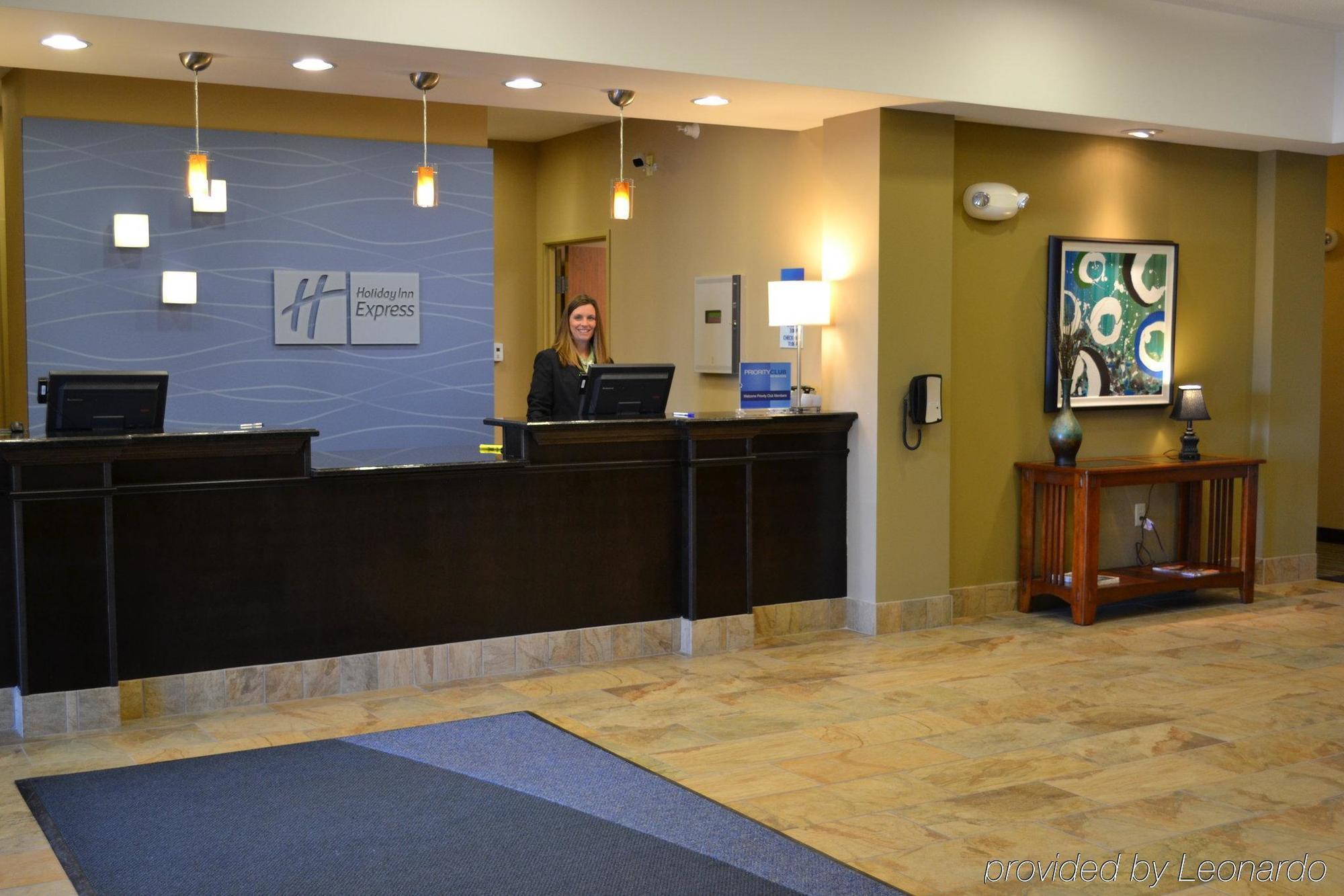 Holiday Inn Express & Suites Northwood By Ihg Silver Lake Extérieur photo