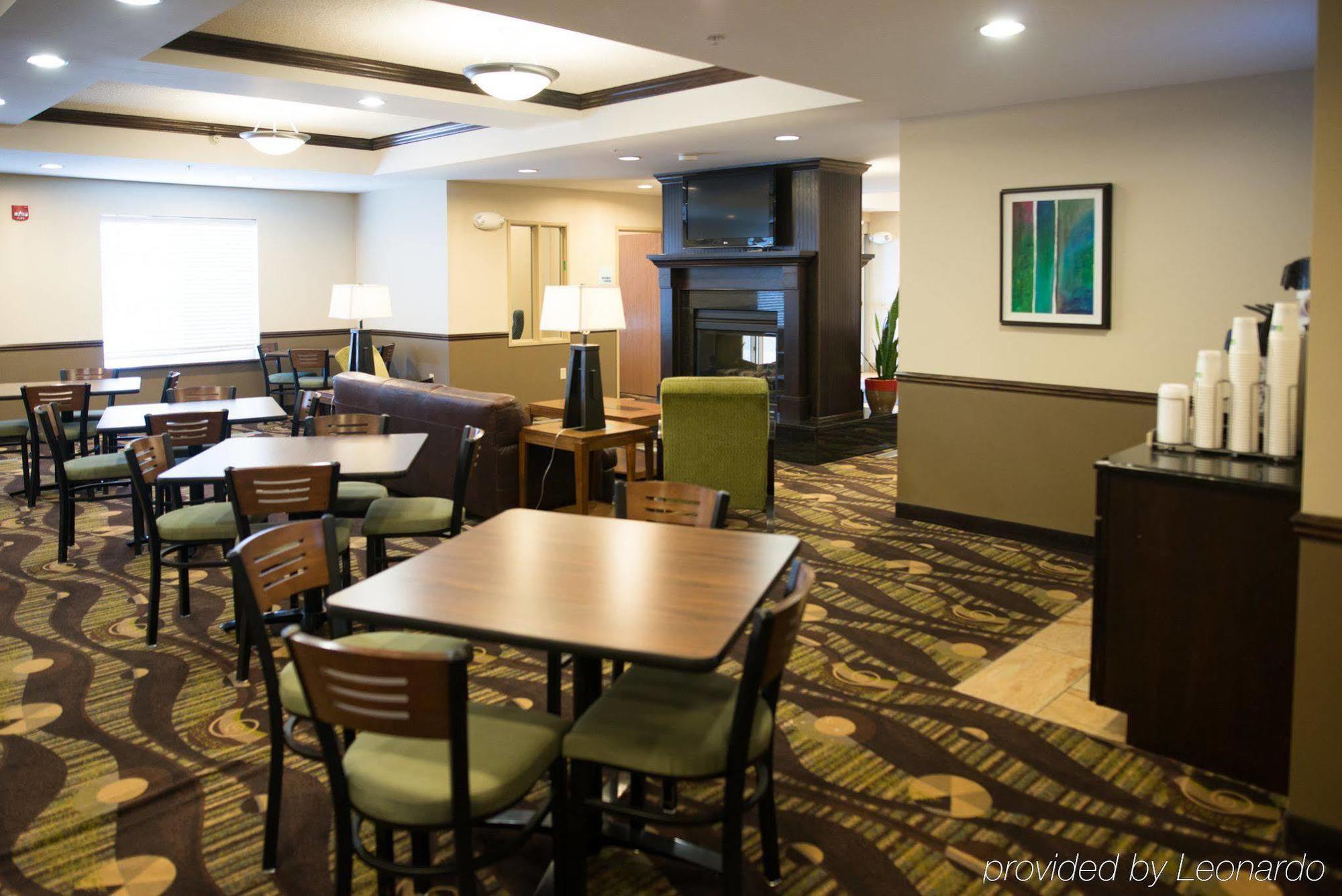 Holiday Inn Express & Suites Northwood By Ihg Silver Lake Extérieur photo